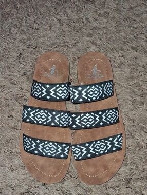 Brown Slide Sandals with Black & White Aztec Straps Corkys Dafne Size 9